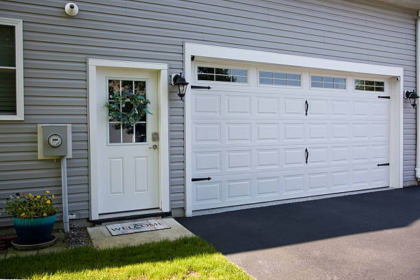 24/7 Emergency Garage Door Panel Replacement experts in Central City, IA